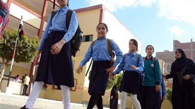 التعليم تكشف حقيقة رفع الغياب عن طلاب المدارس 