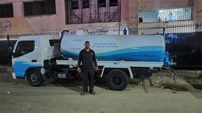توافد سيارات المياه النقية المتنقلة على المناطق المتأثرة بالانقطاع في الفيوم |صور