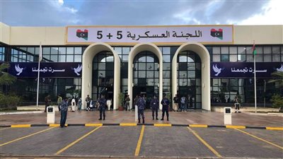 اتفاق قيادات في الشرق والغرب الليبي لبدء توحيد المؤسسات العسكرية بالبلاد