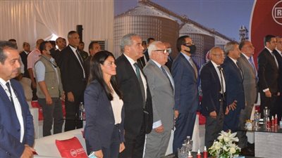 وزيرا التموين والتعاون الدولي يشهدان وضع حجر أساس صومعة جديدة بميناء بورسعيد | صور