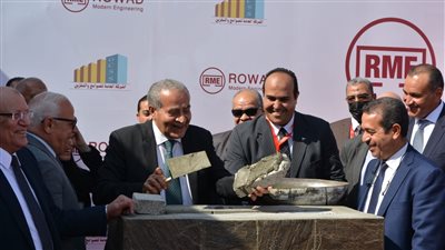 وزيرا التموين والتعاون الدولي يضعان حجر أساس صومعة بطاقة 100 ألف طن بميناء غرب بورسعيد