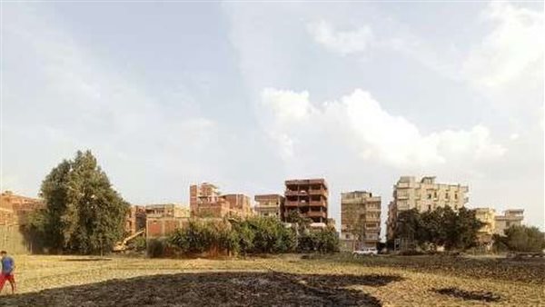 آثار الحريق خلف مستشفى