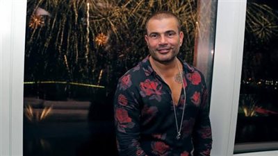 عمرو دياب يغني انت الحظ وتملي معاك في حفله بـ إكسبو دبي