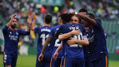 بثنائية فينسيوس.. ريال مدريد يهزم إلتشي ويتصدر الدوري الإسباني