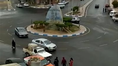 أمطار خفيفة على مدينة رأس غارب دون تأثير على حركة المرور | صور