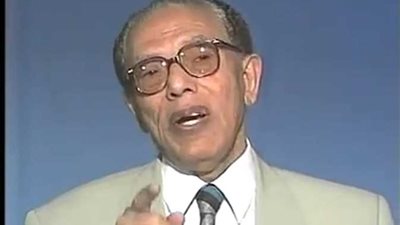 في ذكرى رحيل المفكر مصطفى محمود.. ماذا يقول كتابه عصر القرود؟