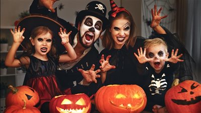 منها إعداد الطعام للموتى.. أغرب العادات المتبعة للاحتفال بالهالوين حول العالم