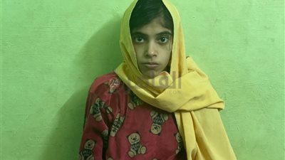 أول تصريح للطفلة ضحية البيت المهجور بالدقهلية: بابا ربطني بالجنزير وضربني بالسكينة