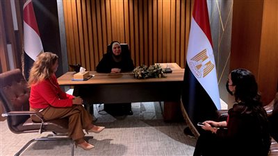 وزيرة التجارة والصناعة تبحث التوسع في تطبيق خدمات التوصيل الذكية بالسوق المصري