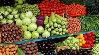 الطماطم بـ 5 جنيهات.. استقرار أسعار الخضروات اليوم بالأسواق
