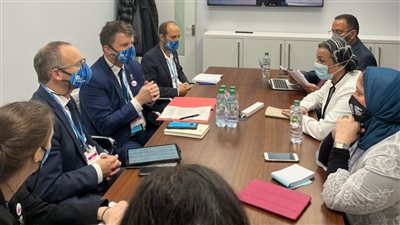 وزيرة البيئة تلتقي بطل العمل المناخي لمؤتمر المناخ COP26 