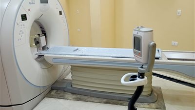 وصول وتركيب جهاز جديد للأشعة المقطعية بمستشفى صدر سوهاج 