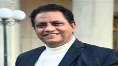 ناقد أدبي: شعر عبد الرزاق عبد الواحد يبعث ضمير الإنسانية