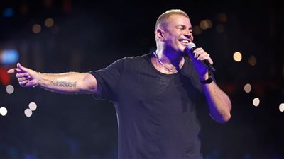 عمرو دياب في كواليس إكسبو دبي: مصر الأهم لي.. وألبومي ديسمبر المقبل 