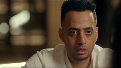 عصام السقا يكتشف خيانة خطيبته ياسمين رحمي في الحلقة الثالثة من حكايتي مع الزمان