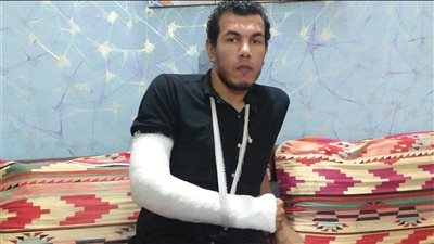 طبيب سوهاج بعد الاعتداء عليه: أهل المريضة عايزني اتنازل عن المحضر وأنا عايز القانون ياخد مجراه