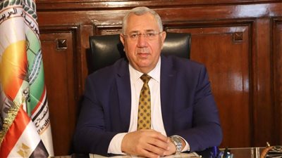 وزير الزراعة يجري حركة تغييرات موسعة داخل مركز البحوث الزراعية