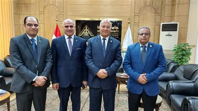 رئيس جامعة بنها يبحث سبل التعاون مع جامعة الأقصر