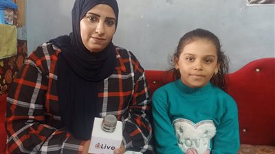 عيانة اقعدي في البيت.. تفاصيل واقعة تنمر مدرسة بالخصوص على طفلة مصابة بالسكر │ فيديو 