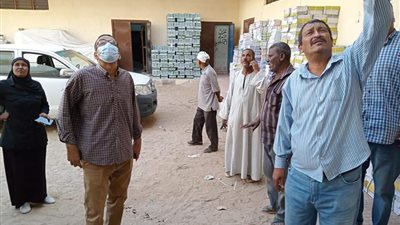 وكيل تعليم البحر الأحمر يتسلم أجهزة التابلت الخاصة بالصف الأول الثانوي| صور