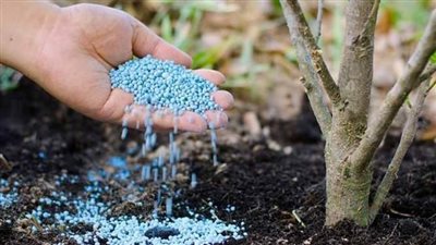 تفاصيل إحباط خلط 34 طن مخصبات زراعية بـ الأسمدة في مصنع بالشرقية