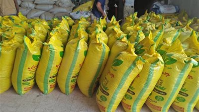 ضبط 45 طن أعلاف وخامات مجهولة المصدر بالدقهلية