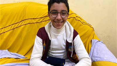 المخترع الصغير.. فارس يخترع جهازًا لمساعدة والدته في الأعمال المنزلية |صور