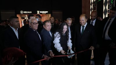 محافظ بورسعيد يفتتح التشغيل التجريبي لفندق هلنان بورفؤاد.. وهيفاء وهبي وأحمد جمال نجوم الحفل | صور