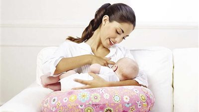 تعرفي على خطوات الرضاعة الطبيعية الصحية وفقًا لوزارة الصحة