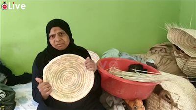 صعيدية كرمها الرئيس بجائزتين بمعرض تراثنا: الحمد لله بعت شغلي كله وكسبت