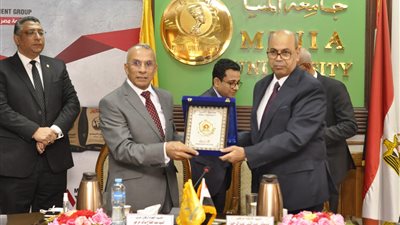 اتفاقية تفاهم بين جامعة المنيا وشركة مصر للإسمنت في المجالات العلمية والبحثية والتدريبية