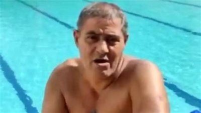 عبر المانش.. بطل مصري من ذوي القدرات يطلق مبادرة لتعليم الشباب السباحة