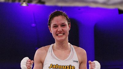 بطلة العالم في الكيك بوكسنج توثق زيارتها لمصر | صور