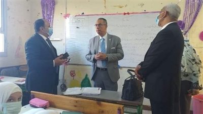 وكيل تعليم القليوبية يتابع سير العمل وتطبيق الإجراءات الاحترازية بمدارس العبور