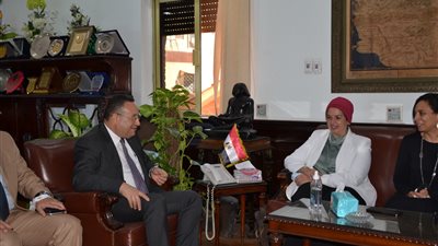 وفد من جامعة شيكاغو الأمريكية يزور جامعة الإسكندرية لبحث سبل التعاون 