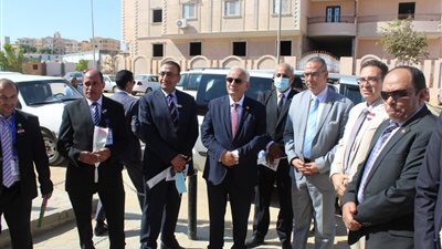 نائب وزير التربية والتعليم يتفقد المدرسة الدولية بالعبور │ صور 