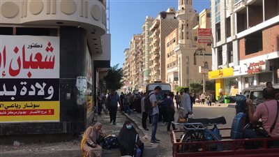 زحام شديد على المواصلات العامة بشوارع المنصورة │ صور