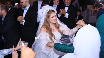 بالصور.. نجوم الفن يجتمعون في حفل زفاف ابنة الكاتب الصحفي ياسر رزق