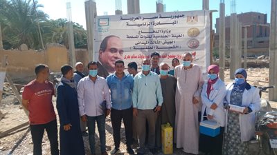 بدء تطعيم العاملين بمواقع مشروعات حياة كريمة في سوهاج | صور  