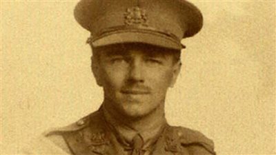 ويلفريد أوين.. عاش مآسي الحرب العالمية الأولى وعبر عنها بـ شعره