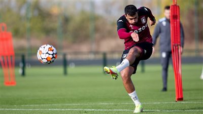 أول تعليق من تريزيجيه بعد عودته لتدريبات أستون فيلا