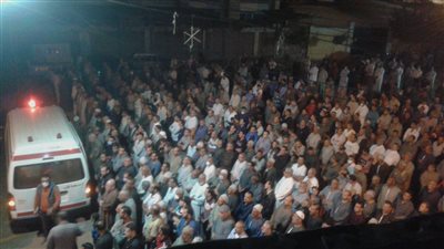 الآلاف من أهالي قرية شباس عمير بكفر الشيخ يشيعون جثمان زوجين لقيا مصرعهما بالإسكندرية| صور وفيديو