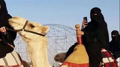 للمرة الأولى في السعودية.. مشاركة نسائية في مهرجان الإبل خلال هذا العام 