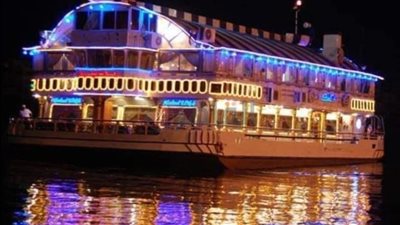 مالك المركب المحترق بدمياط: هذا المكان ليس ملكًا خاصًا ولكن يُعد من معالم المحافظة| صور 