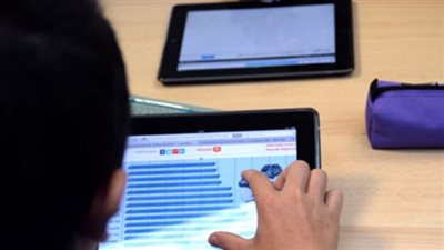التعليم توضح ضوابط تسليم التابلت لطلاب أولى ثانوي: عهدة شخصية والتسليم للوزارة بعد التخرج