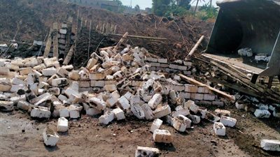 إزالة 4 مقابر مخالفة خلف سجن أبو زعبل بالقليوبية 