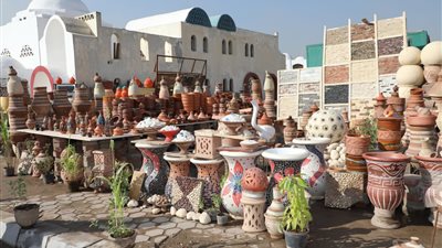 نائب محافظ القاهرة تتابع ورش عمل صناعة الفخار بقرية الفواخير