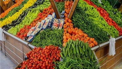 الطماطم بـ 5 جنيهات والموز بـ 12.. استقرار أسعار الخضراوات والفاكهة اليوم بالأسواق
