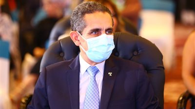 محافظ الغربية يعلن تلقي جميع العاملين بالوحدات المحلية للقاح فيروس كورونا