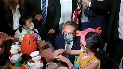 وزراء التنمية المحلية والآثار والتجارة ومحافظ القاهرة يفتتحون أعمال تطوير قرية الفواخير بالفسطاط